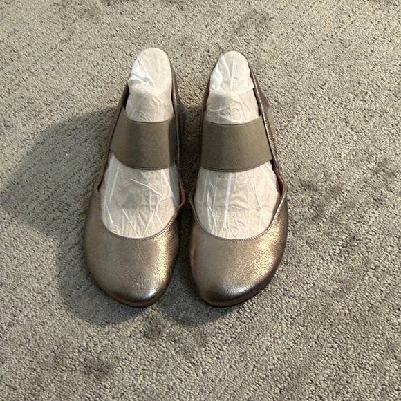 gentle souls Shoes - Gentle Souls Metallic Gold Flats